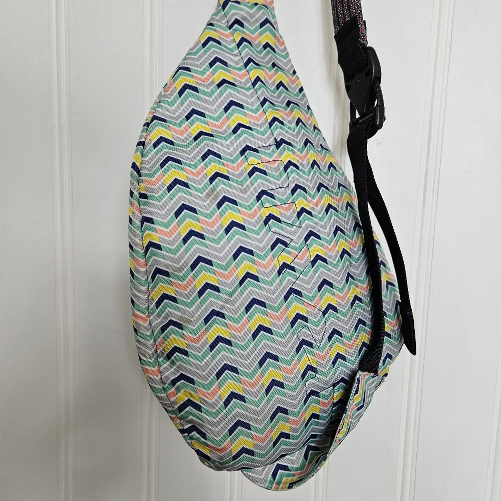 KAVU Rope Sling Bag OS Chevron Zigzag Crossbody Backpack Hiking Boho Multicolors